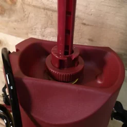 5 Litre Garden Pro Fertiliser / Weedkiller Pressure Sprayer With Shoulder Strap -Outsunny Garden Zone 5 litre garden pro fertiliser weedkiller pressure sprayer with shoulder strap5056589104658 03c MP