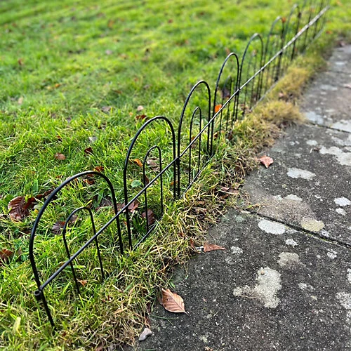 Bar Bow Top Design Steel Garden Lawn Edging (45cm X 41cm) - 10 Panels 3 Bar Bow Top Design Steel Garden Lawn Edging (45cm X 41cm) - 10 Panels - Image 3