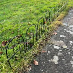 Bar Bow Top Design Steel Garden Lawn Edging (45cm X 41cm) - 5 Panels -Outsunny Garden Zone bar bow top design steel garden lawn edging 45cm x 41cm 5 panels5055031309993 03c MP