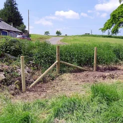 Easipet Galvanised Stock Fencing L8/80/15 For Sheep/Pig/Livestock 80cm High, 50m Long 7 Easipet Galvanised Stock Fencing L8/80/15 For Sheep/Pig/Livestock 80cm High, 50m Long -Outsunny Garden Zone easipet galvanised stock fencing l8 80 15 for sheep pig livestock 80cm high 50m long5060477742310 04c MP