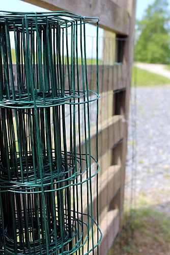 Easipet PVC Coated Wire Mesh Fencing Green Galvanised Garden Fence 90cm X 10m 3 Easipet PVC Coated Wire Mesh Fencing Green Galvanised Garden Fence 90cm X 10m - Image 3