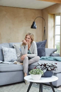 Elho Brussels Oval 36cm Plastic Plant Pot In Anthracite -Outsunny Garden Zone elho brussels oval 36cm plastic plant pot in anthracite8711904303846 03c MP