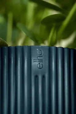 Elho Vibes Fold Round 22cm Plastic Plant Pot In Deep Blue -Outsunny Garden Zone elho vibes fold round 22cm plastic plant pot in deep blue8711904481278 04c MP