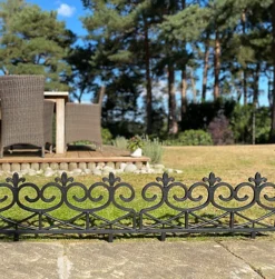 Fleur De Lys Black Plastic Lawn Edging (60cm X 32cm) - 5 Panels
