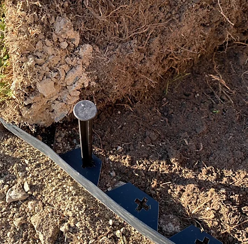 Flexible Plastic Garden Edging With 80 Pegs (20m) 4 Flexible Plastic Garden Edging With 80 Pegs (20m) - Image 4