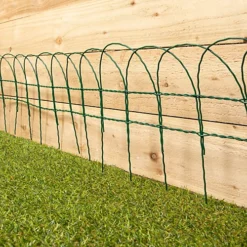 Garden Green PVC Coated Border Scalloped Fence 10M X 0.25M -Outsunny Garden Zone garden green pvc coated border scalloped fence 10m x 0 25m5017403063636 03c MP