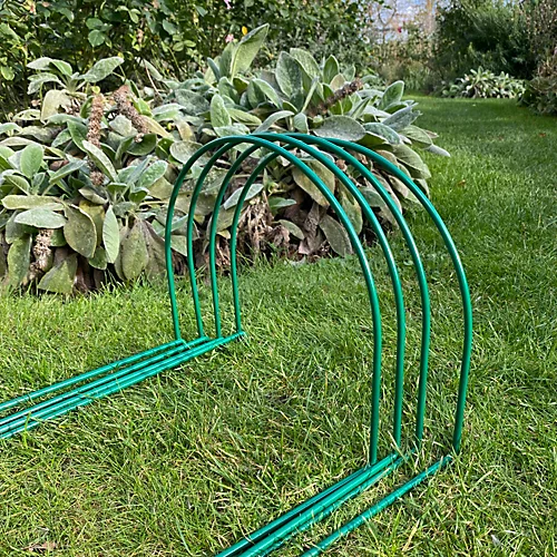 Garden Hoop Plant Bow Support System 30cm X 45cm (Pack Of 4) 2 Garden Hoop Plant Bow Support System 30cm X 45cm (Pack Of 4) - Image 2