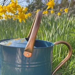 Heritage Blue & Copper Metal Watering Can With Rose (9 Litre) -Outsunny Garden Zone heritage blue copper metal watering can with rose 9 litre 5060575106649 04c MP