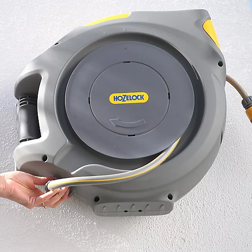 HOZELOCK 2401 Auto Reel Retractable Garden Hose 20M 2490 & 2679 Multi Spray Gun 2 HOZELOCK 2401 Auto Reel Retractable Garden Hose 20M 2490 & 2679 Multi Spray Gun - Image 2
