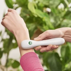 Insect Bite Healer - Battery Powered Pen For Instant Natural Relief From Bites & Stings - Prevent Itching & Swelling, For Ages 2+