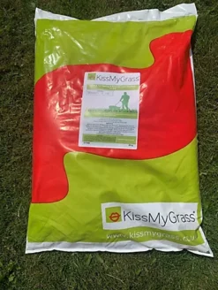 KissMyGrass Spring & Summer Lawn And Sportsfield Fertiliser 11.5.5 (5 X 20kg) -Outsunny Garden Zone kissmygrass spring summer lawn and sportsfield fertiliser 11 5 5 5 x 20kg 00003571 03c MP