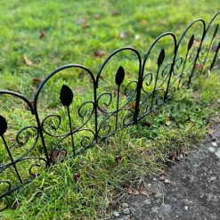 Leaf Design Steel Garden Lawn Edging (45cm X 41cm) - 5 Panels 7 Leaf Design Steel Garden Lawn Edging (45cm X 41cm) - 5 Panels -Outsunny Garden Zone leaf design steel garden lawn edging 45cm x 41cm 5 panels5055031310005 04c MP