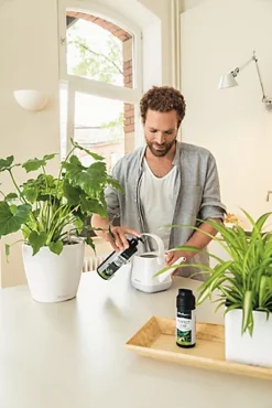 LECHUZA Long-acting Fertiliser Perfect Leaf Fluid, 475ml -Outsunny Garden Zone lechuza long acting fertiliser perfect leaf fluid 475ml4008789196262 04c MP