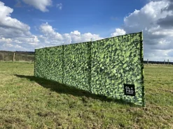 OLPRO Laurel Hedge 5 Pole Windbreak (Wooden Poles) 7 OLPRO Laurel Hedge 5 Pole Windbreak (Wooden Poles) -Outsunny Garden Zone olpro laurel hedge 5 pole windbreak wooden poles 5799705722354 04c MP