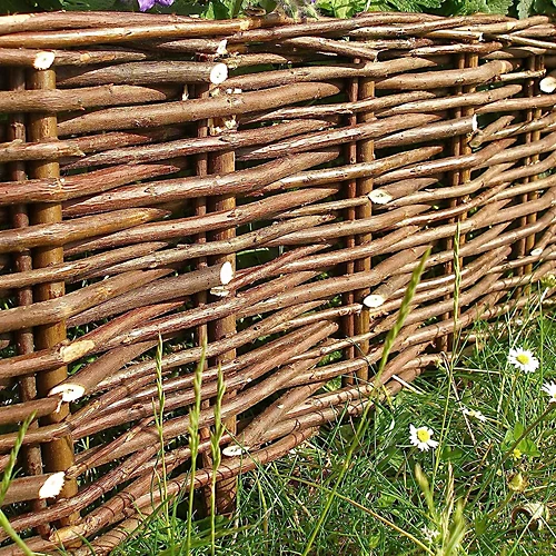 Primrose Woven Willow Hurdle Edging Garden Border Perimeter- H20cm X 200cm 2 Primrose Woven Willow Hurdle Edging Garden Border Perimeter- H20cm X 200cm - Image 2