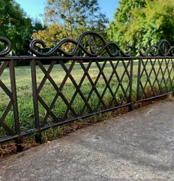 Set Of 10 Plastic Lawn Edging Lattice Panels (45cm X 35cm)