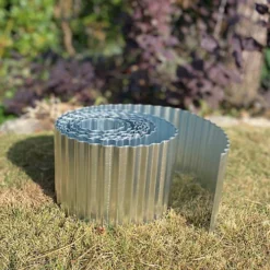 Set Of 12 Galvanised Steel Lawn Edging Rolls (16.5cm X 5m) 6 Set Of 12 Galvanised Steel Lawn Edging Rolls (16.5cm X 5m) -Outsunny Garden Zone set of 12 galvanised steel lawn edging rolls 16 5cm x 5m 5060575105000 03c MP