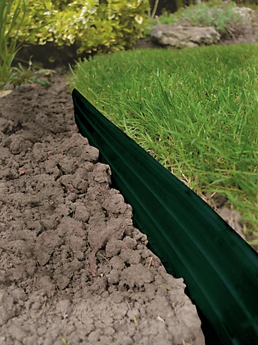 Swift Edge Garden Edging - Lawns, Borders, Pathways, Plots, Flowerbeds, Landscaping - Aluminium 100mm Tall - 24m Pack - Green 2 Swift Edge Garden Edging - Lawns, Borders, Pathways, Plots, Flowerbeds, Landscaping - Aluminium 100mm Tall - 24m Pack - Green - Image 2