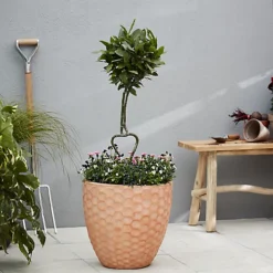 Verve Gudenå Natural Terracotta Honeycomb Circular Plant Pot (Dia)32cm -Outsunny Garden Zone verve gudena natural terracotta honeycomb circular plant pot dia 32cm5059340327624 01i